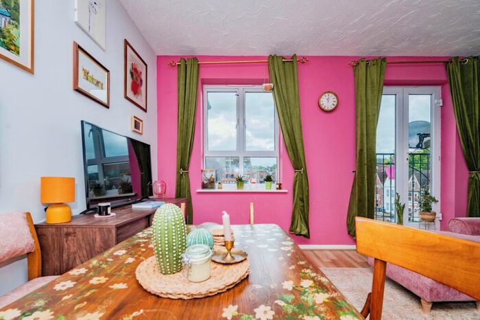 1 Bedroom Flat For Sale In Grove Road, Luton, Bedfordshire, LU1