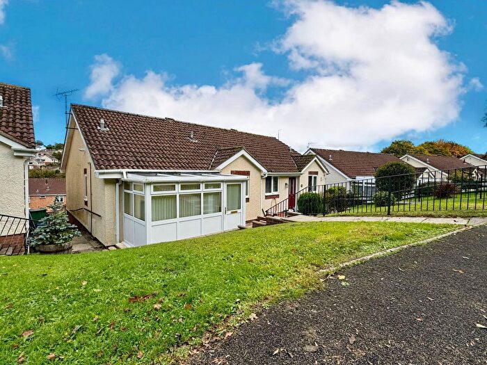 2 Bedroom Semi-detached Bungalow For Sale In Emblett Drive, Newton Abbot, TQ12