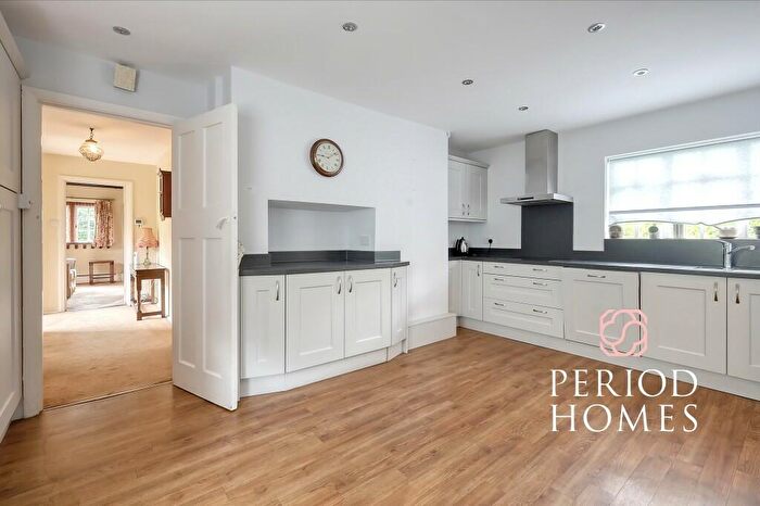 4 Bedroom Detached House For Sale In Post Office Road, Ingatestone, CM4