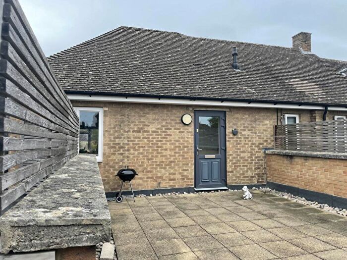 2 Bedroom Flat To Rent In Hailey Road, Witney, OX28