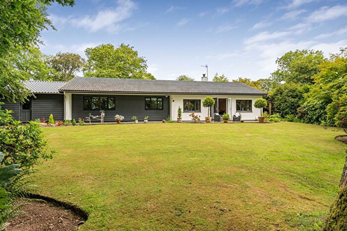 4 Bedroom Detached Bungalow For Sale In Trevilla, Feock, TR3