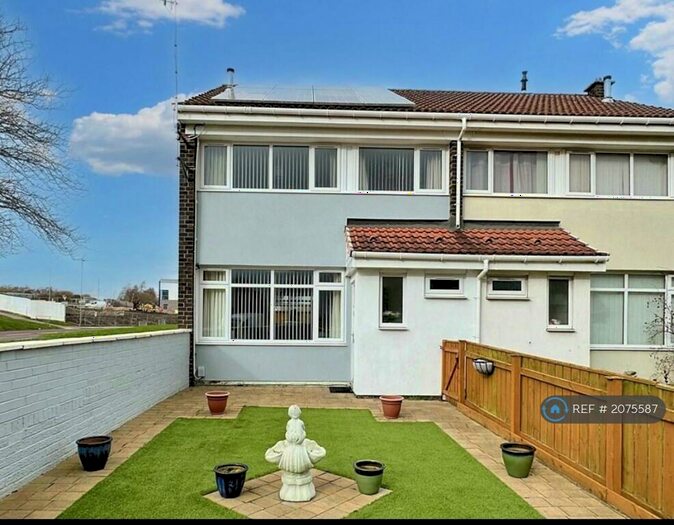 3 Bedroom End Of Terrace House To Rent In Torquay Parade, Hebburn, NE31