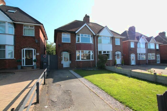 3 Bedroom Semi-Detached House To Rent In Stanton Road, Burton-On-Trent, DE15