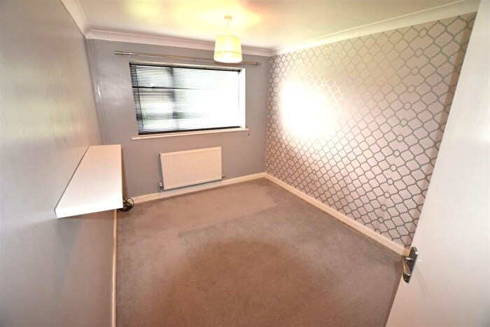 3 Bedroom Detached Bungalow For Sale In Fairholme Close, Chester, CH1