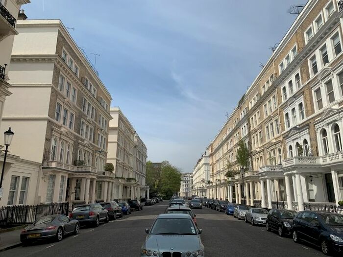 2 Bedroom Flat To Rent In Queen's Gate Place, London, SW7