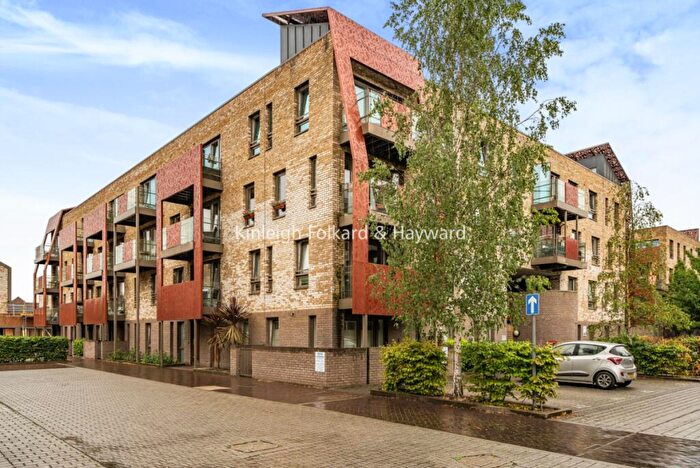 2 Bedroom Flat To Rent In Blondin Way, London, SE16