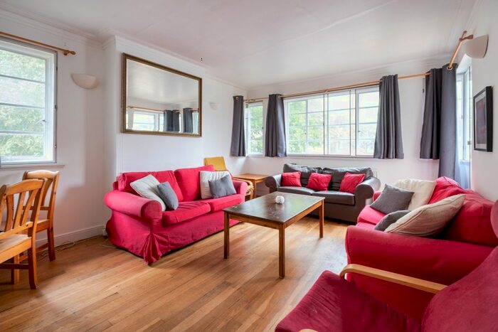 4 Bedroom Flat To Rent In Colebrook Close, London, SW15