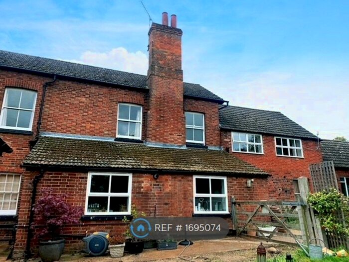 2 Bedroom Flat To Rent In Home Farm, Wing, Leighton Buzzard, LU7