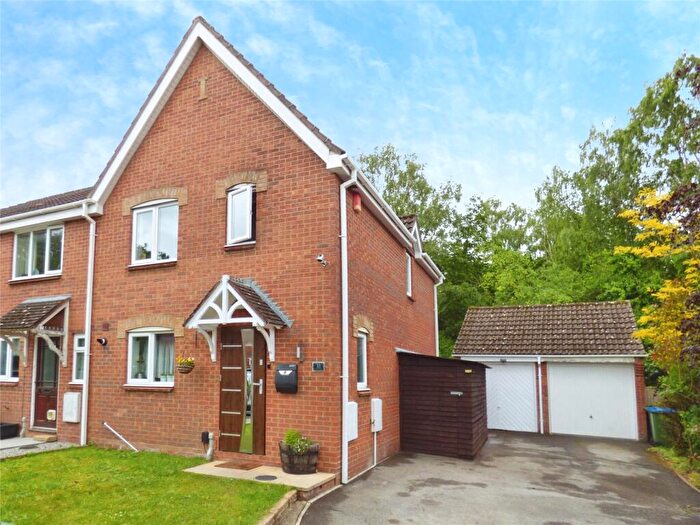 3 Bedroom End Of Terrace House For Sale In Mosaic Close, Southampton, Hampshire, SO19