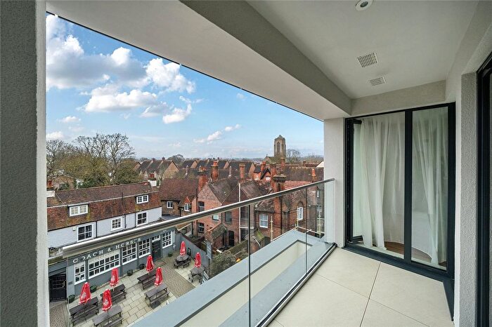2 Bedroom Flat For Sale In Burnhill Road, Beckenham, BR3