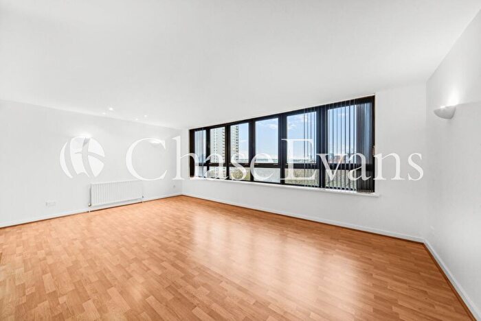 2 Bedroom Flat To Rent In Ocean Wharf, Westferry Road, Isle Of Dogs, London, E14