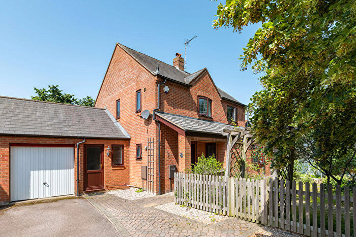 4 Bedroom Detached House For Sale In Cook Close, Walton Park, Milton Keynes, MK7