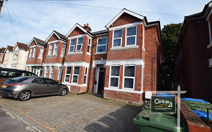 2 Bedroom Flat To Rent In |Ref: |, Suffolk Avenue, Southampton, SO15