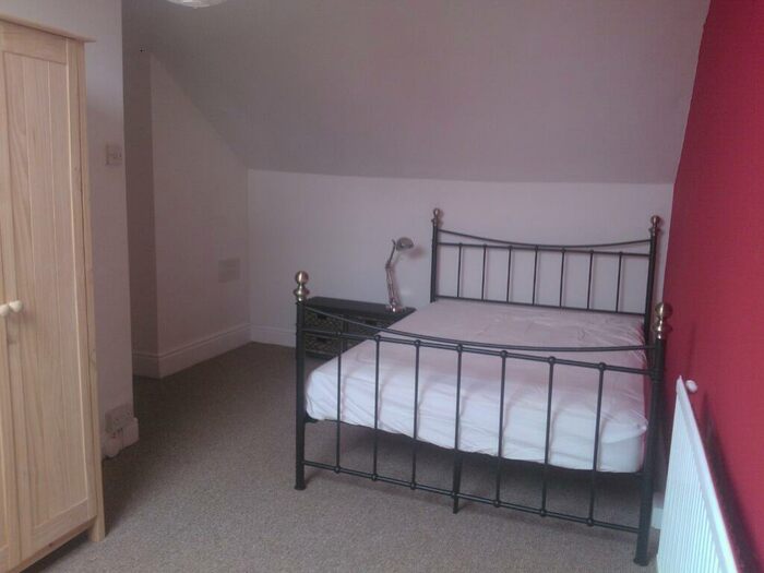 4 Bedroom Detached House To Rent In Cycle Road, Lenton, Nottingham, NG7