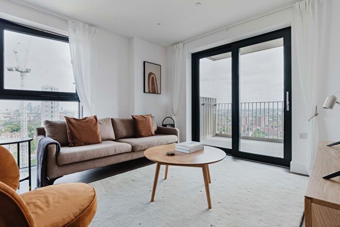 2 Bedroom Flat To Rent In London Borough Of Southwark, SE17