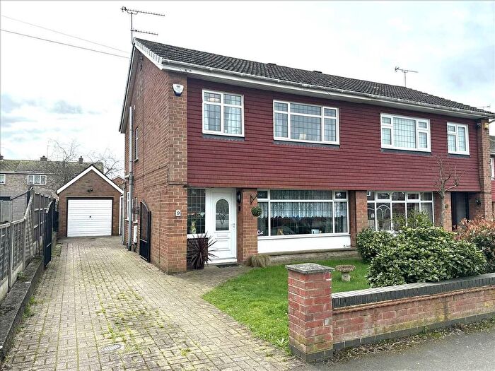3 Bedroom Semi Detached House For Sale In Shakespeare Avenue, Scunthorpe, DN17
