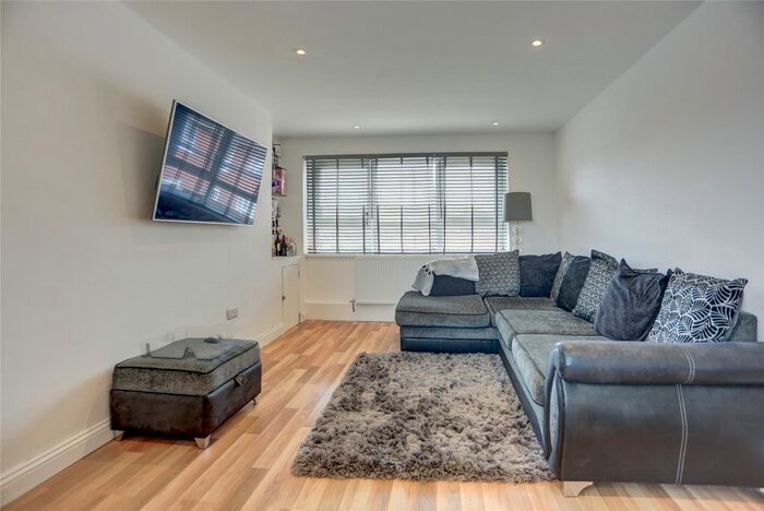 1 Bedroom Flat To Rent In St Aubyns Road, Fishersgate, Portslade, BN41