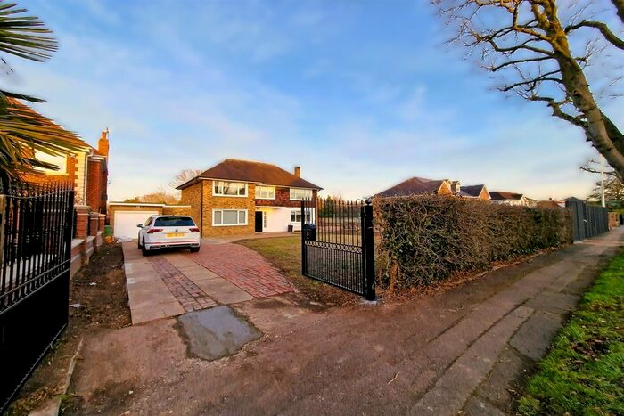 4 Bedroom Detached House To Rent In Nelmes Way, Hornchurch, RM11