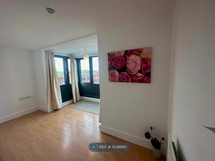 2 Bedroom Flat To Rent In Clayton Road Road, Hayes, UB3