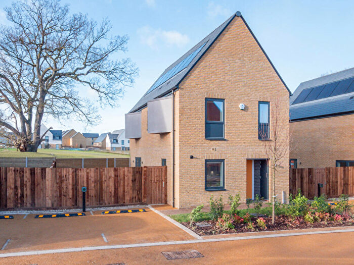 3 Bedroom House To Rent In Treadle Path, Harlow, CM17