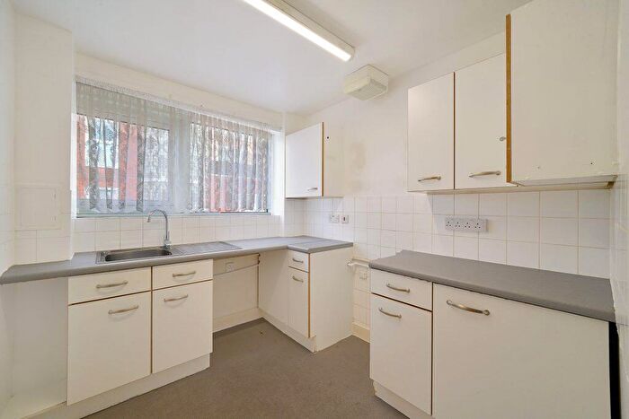 1 Bedroom Flat For Sale In Springwell Court, Seward Street, London, EC1V