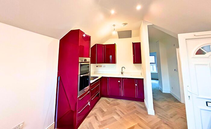 2 Bedroom Flat To Rent In Peel Street, Luton, LU1