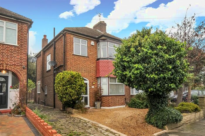 3 Bedroom Semi-Detached House To Rent In Delhi Road, Enfield, Middlesex, EN1