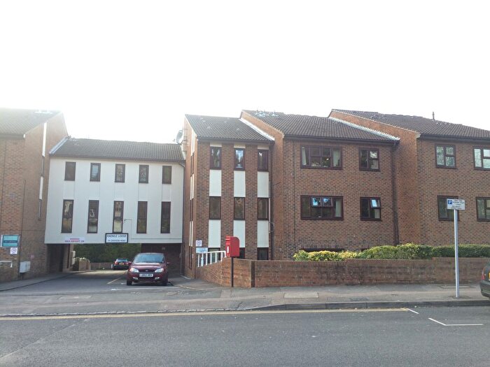 1 Bedroom Flat To Rent In Croydon Road, Caterham, CR3