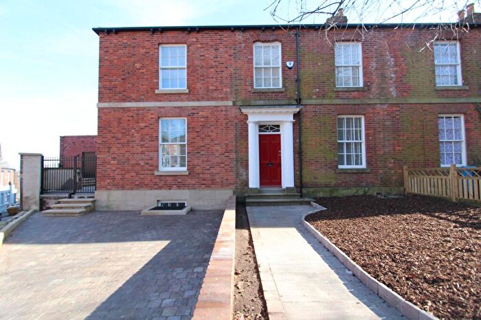 4 Bedroom End Of Terrace House To Rent In Broomspring Lane, Sheffield, S10