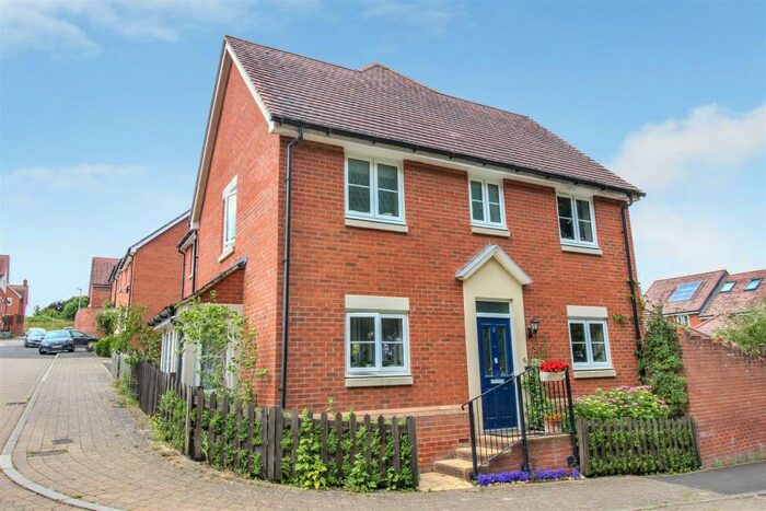 3 Bedroom Semi-Detached House For Sale In Beaker Way, Salisbury, SP2