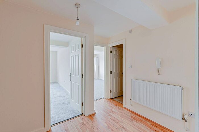2 Bedroom Flat To Rent In Crayford Road, Crayford, DA1