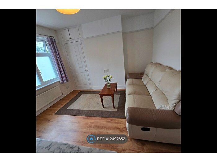 3 Bedroom Terraced House To Rent In Uxbridge, Uxbridge, UB10