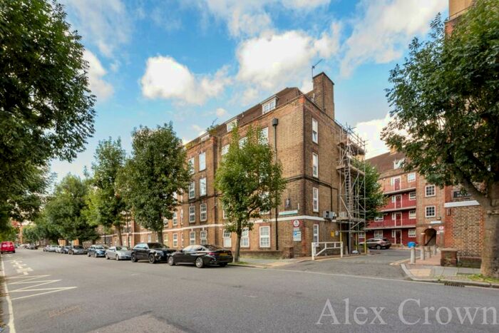 2 Bedroom Flat To Rent In Pickwick House, George Row, Bermondsey, SE16