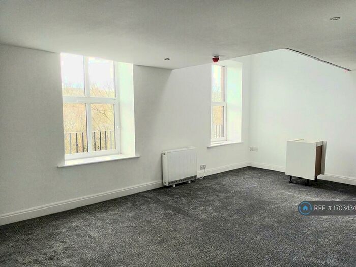 2 Bedroom Flat To Rent In Brougham Hall, Rossendale, BB4