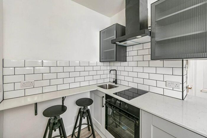 Apartment To Rent In Watlington Street, Reading, Berkshire, RG1