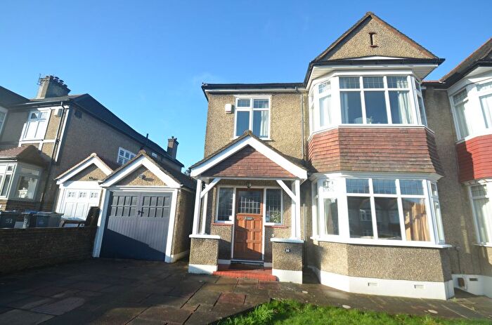 3 Bedroom Semi Detached House For Sale In Barnfield Avenue, Shirley, Croydon, CR0