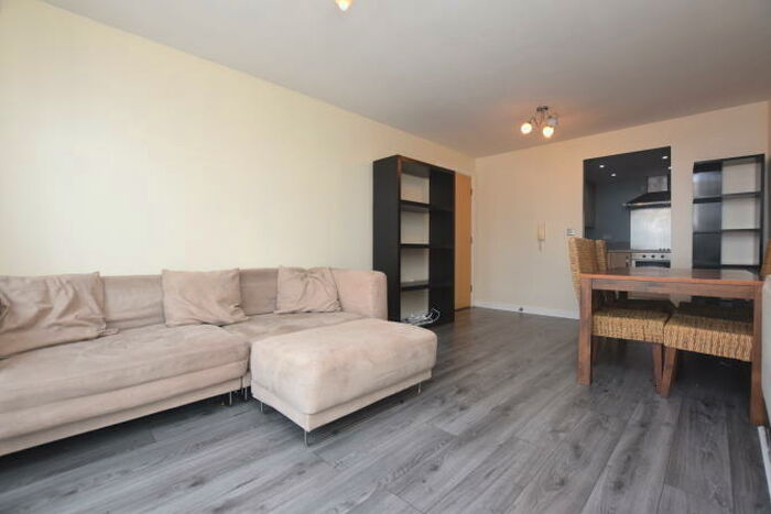 2 Bedroom Apartment To Rent In West Point, West Street, S1