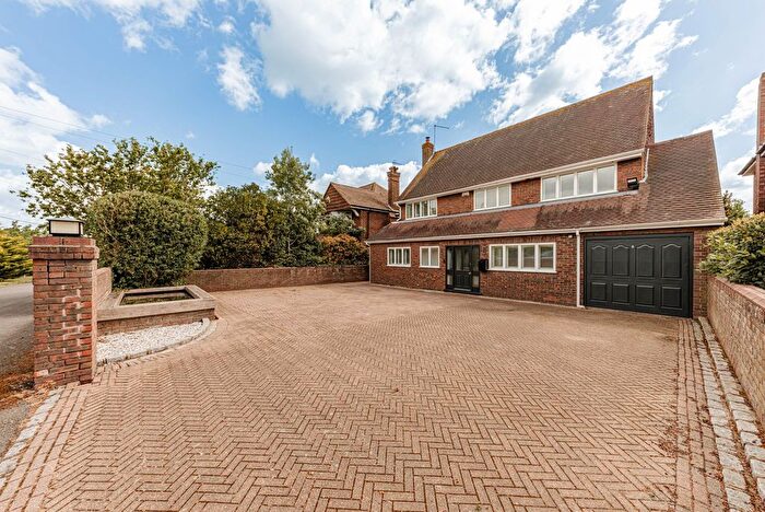 6 Bedroom Detached House For Sale In Ashford Road, Faversham, ME13