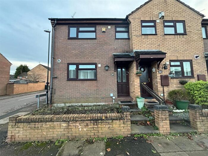 3 Bedroom End Of Terrace House To Rent In Rotherham Road Whitmore Park Coventry, CV6