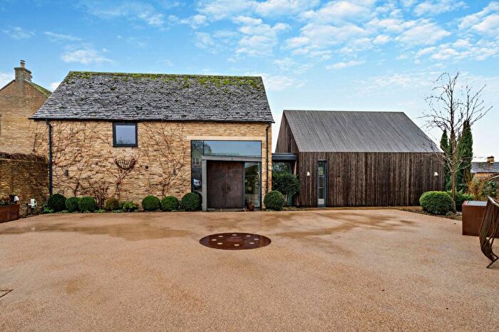 4 Bedroom Detached House To Rent In Market Street, Charlbury, Chipping Norton, Oxfordshire, OX7