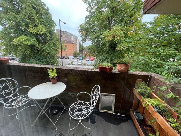 2 Bedroom Apartment To Rent In Hagley Road, Birmingham, B16