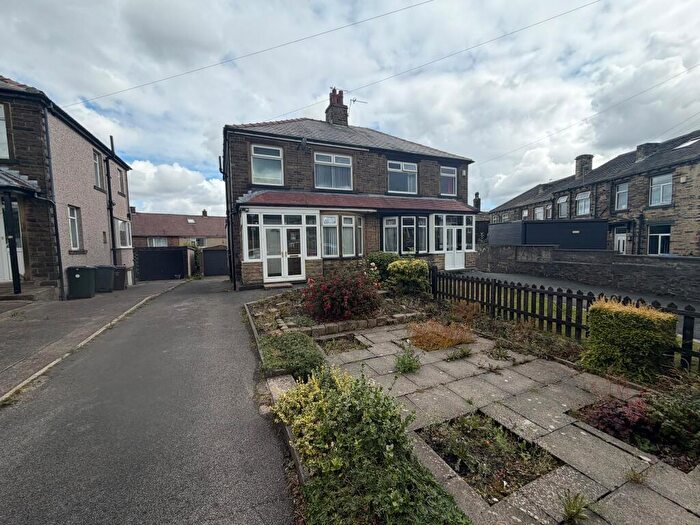 3 Bedroom Semi-Detached House To Rent In Briggs Avenue, Bradford, BD6