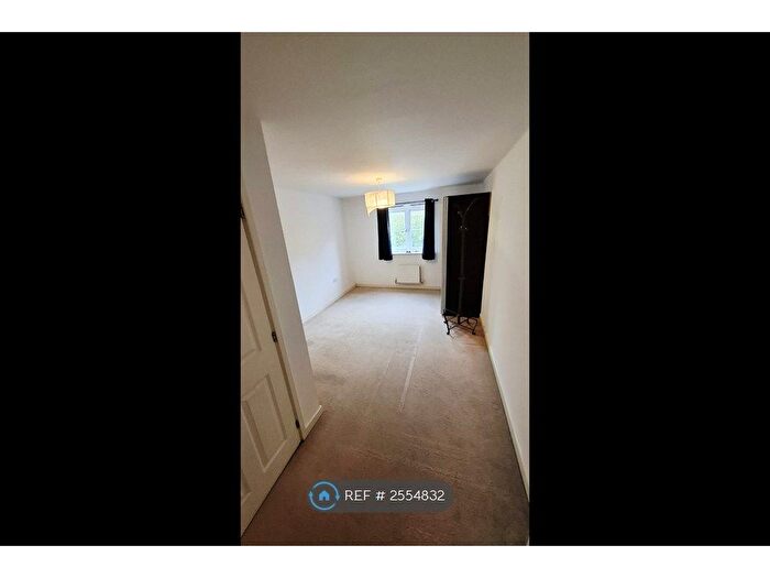 2 Bedroom Flat To Rent In Blake Court, Watford, WD24