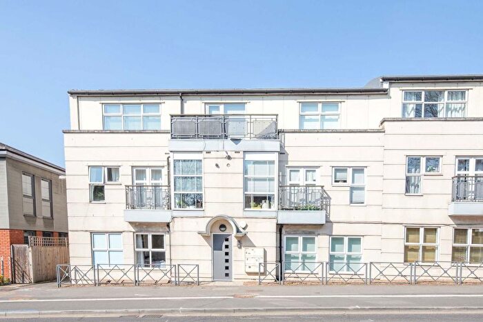 2 Bedroom Flat To Rent In Kingston Hill, Kingston Upon Thames, KT2