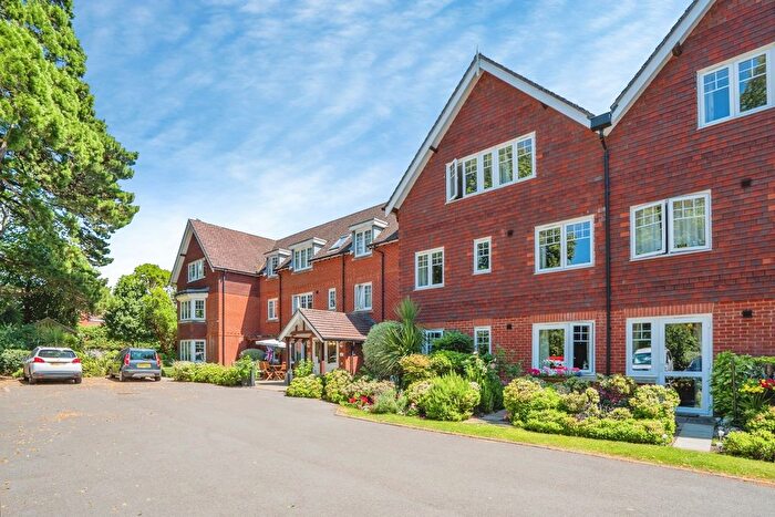 1 Bedroom Flat For Sale In New Brighton Road, Emsworth, Hampshire, PO10