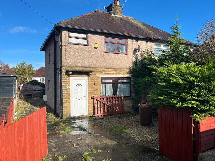 3 Bedroom Semi Detached House To Rent In Langdale Avenue, Bradford, BD8