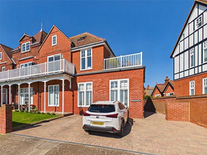 3 Bedroom Detached House For Sale In Wolsey Gardens, Felixstowe, Suffolk, IP11