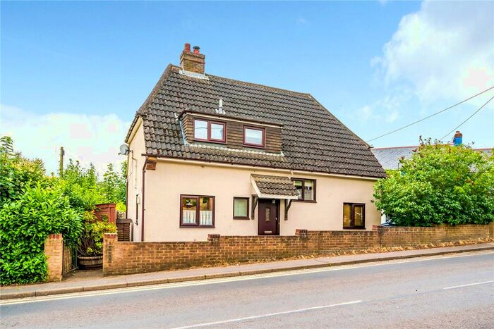 3 Bedroom Detached House To Rent In Upper Hale Road, Farnham, GU9