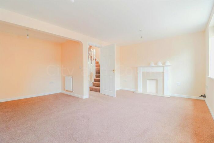 4 Bedroom Semi-Detached House To Rent In Buckthorn Road, Hampton Hargate, Peterborough, PE7