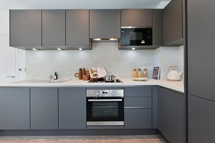 2 Bedroom Flat To Rent In Medawar Drive, London, NW7